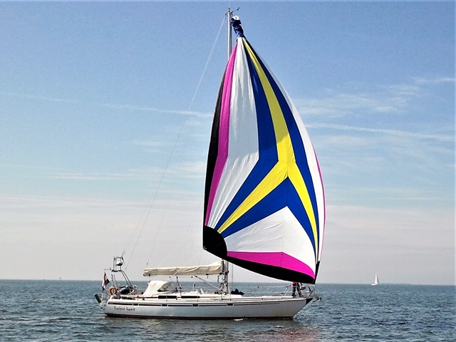 Spelevaren op het IJsselmeer. foto: Bert Steggerda