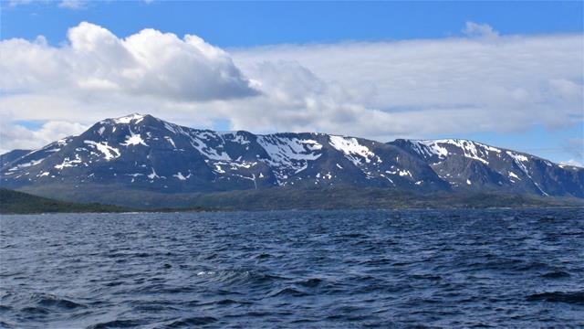 Niet alle bergen zijn groen in de Vesterålen