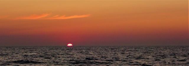 Altijd weer een geweldig moment als de zon wegzakt achter de horizon 